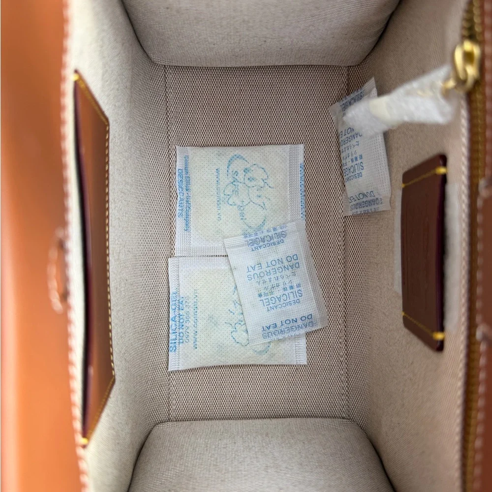 Coach Cashin Carry 22 With Trompe L'oeil Print. NWT. - Picture 9 of 9